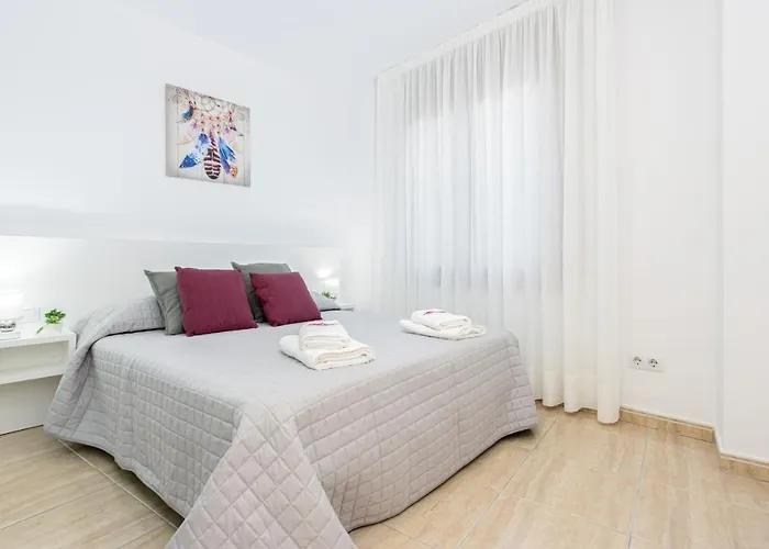 Apart-rent Av Rhode 1º 2009 * Roses